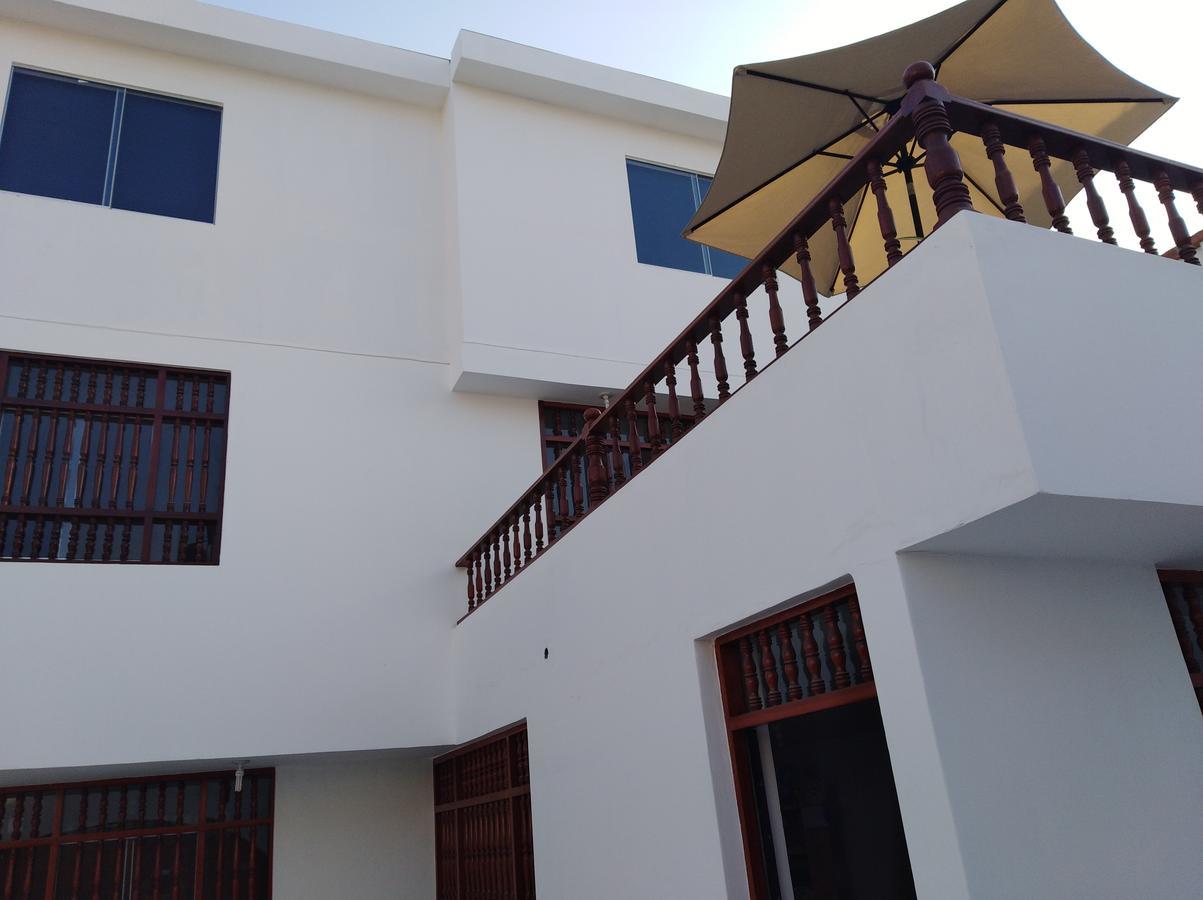 Punta Huanchaco Hostel Esterno foto